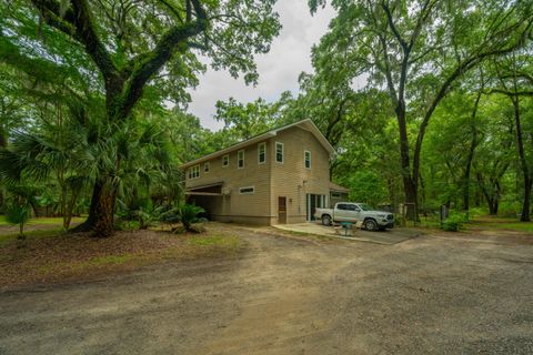 A home in Edisto Island