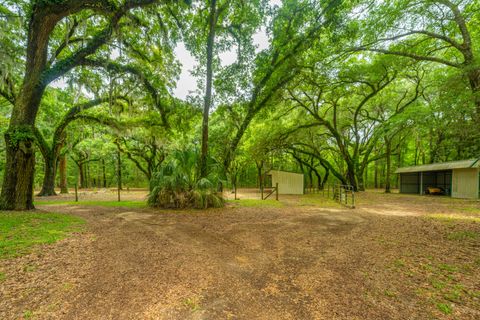 A home in Edisto Island