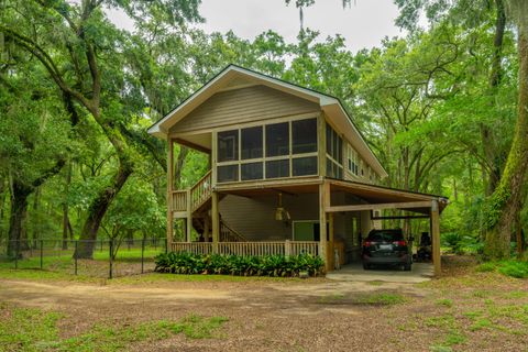 A home in Edisto Island