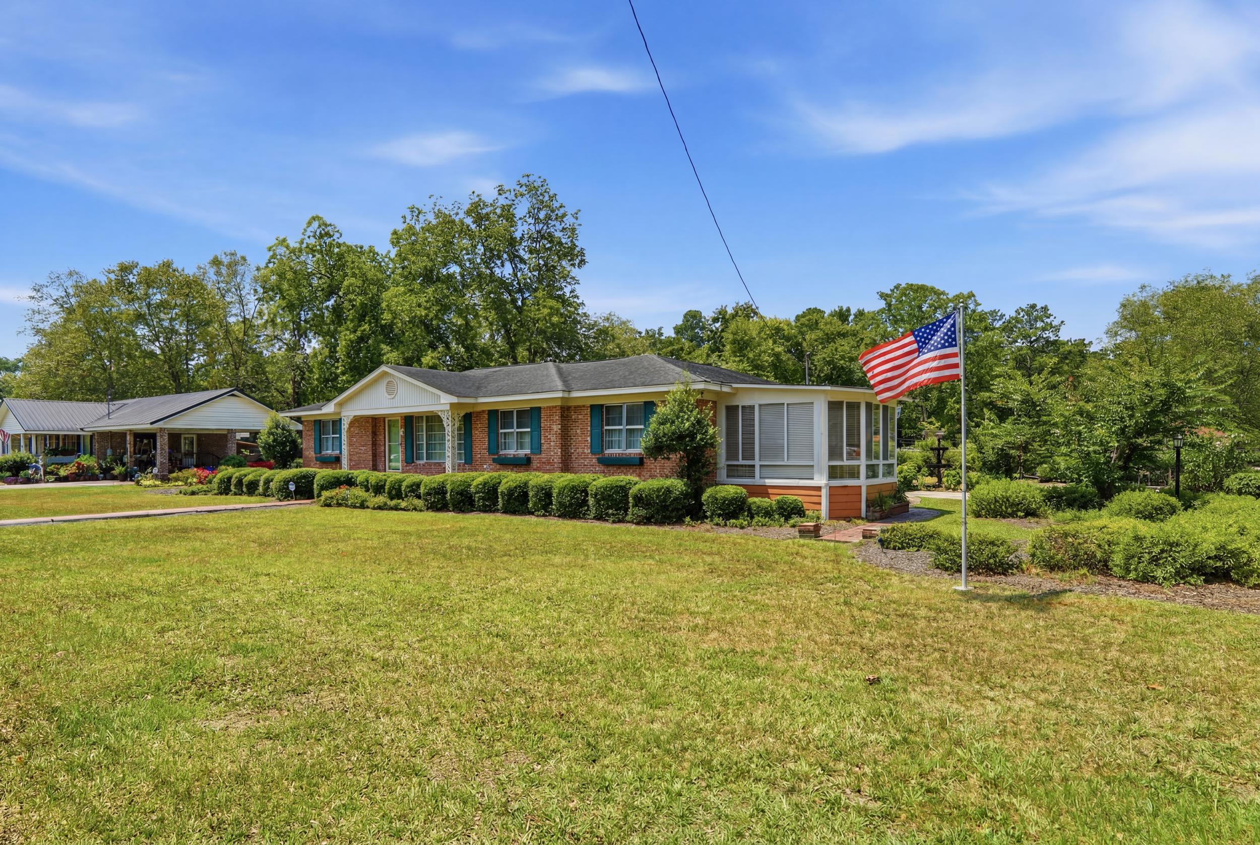 352 E Main Street