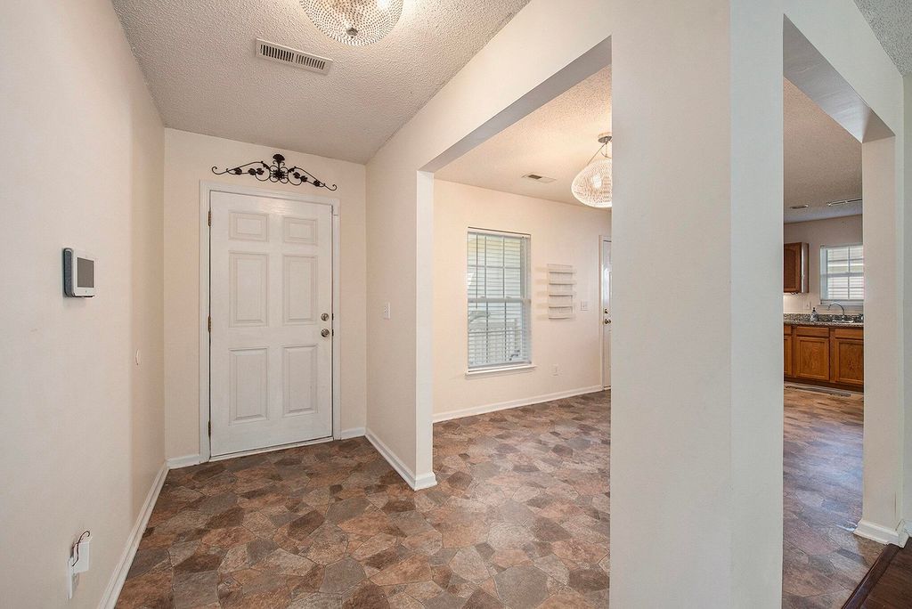 Photo of 5027 Thornton Drive, Summerville, SC 29485 (MLS # 26013276)
