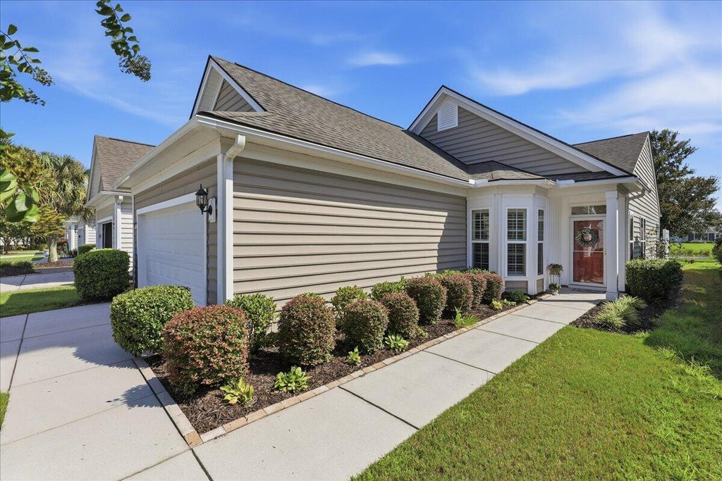 Photo of 111 Harbor Point Court, Summerville, SC 29486 (MLS # 26023521)