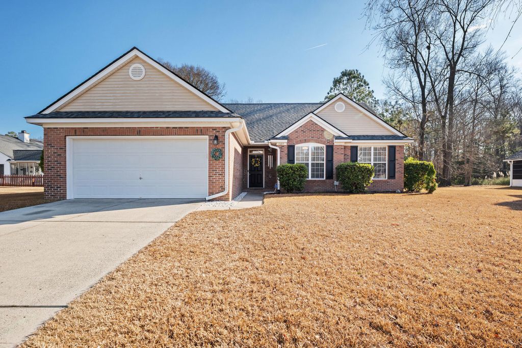 Photo of 103 Oakbluff Road, Summerville, SC 29485 (MLS # 26000047)