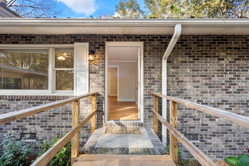 Photo of 298 Summerset Lane, Summerville, SC 29483 (MLS # 26011976)