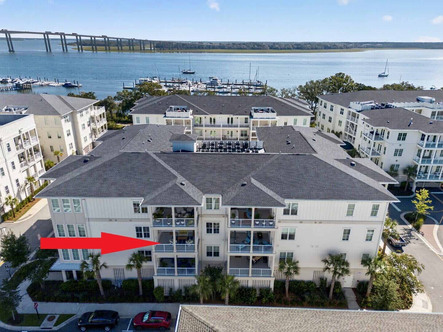 320 Longshore Street 1033
