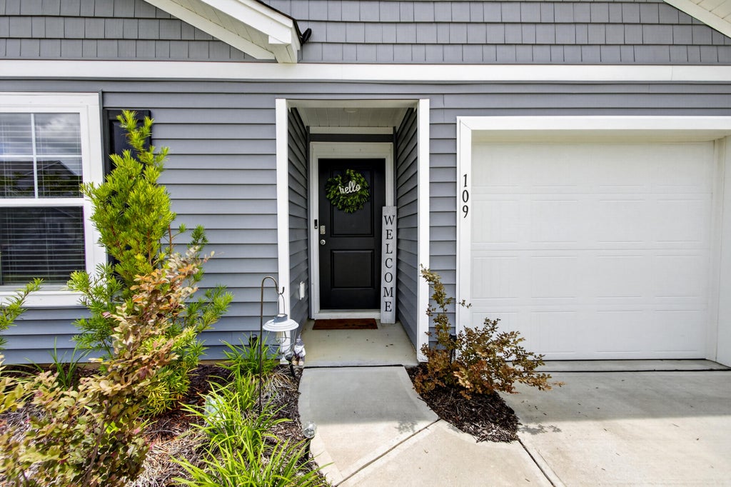 Photo of 109 Clear Tide Drive, Summerville, SC 29486 (MLS # 26022365)