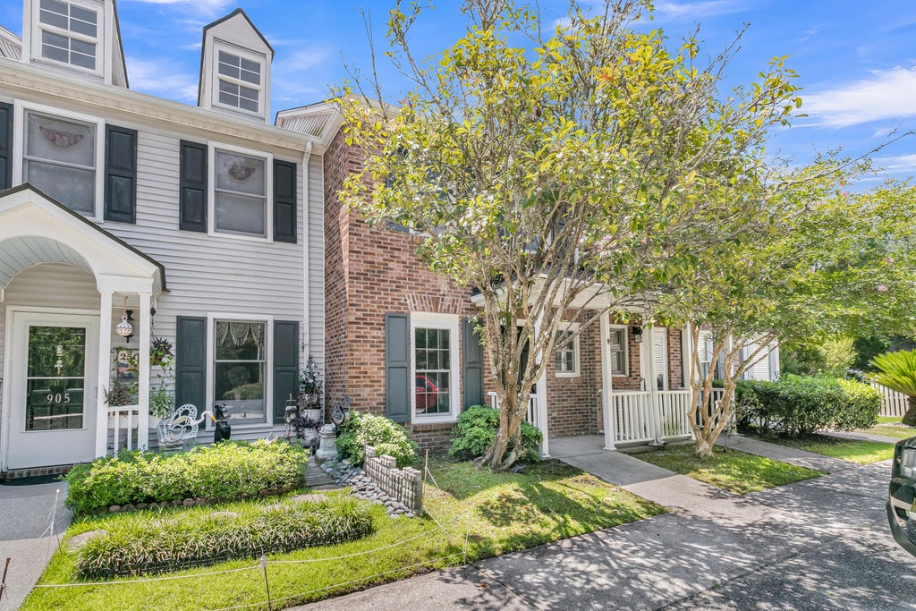 Photo of 907 Reserve Way, Summerville, SC 29485 (MLS # 26028264)