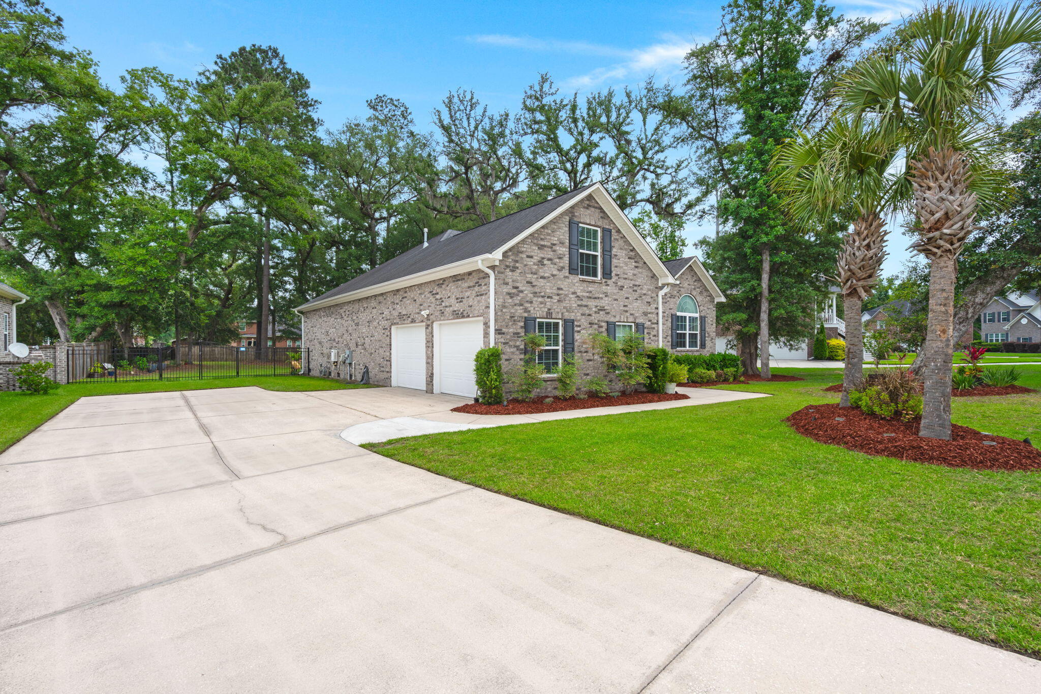 5528 Crescent View Drive