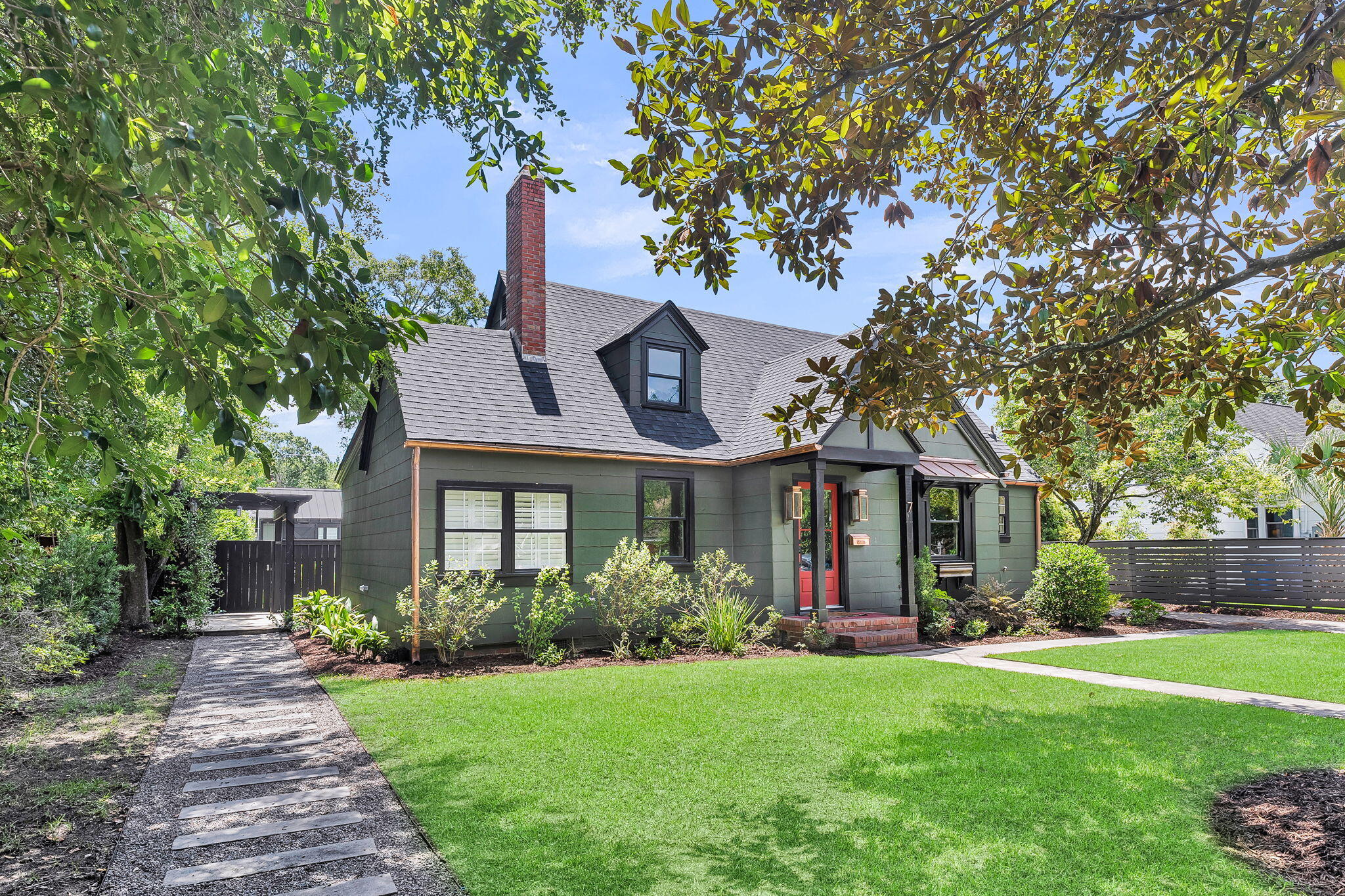 7 Riverdale Drive