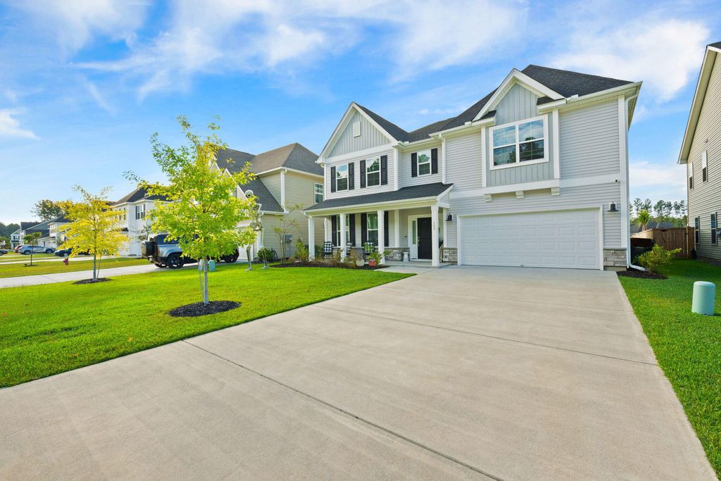 Photo of 589 Dunswell Drive, Summerville, SC 29486 (MLS # 25028396)