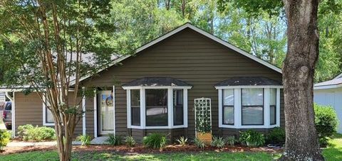 Photo of 1493 E Crossing Lane, Mount Pleasant, SC 29466 (MLS # 25032113)
