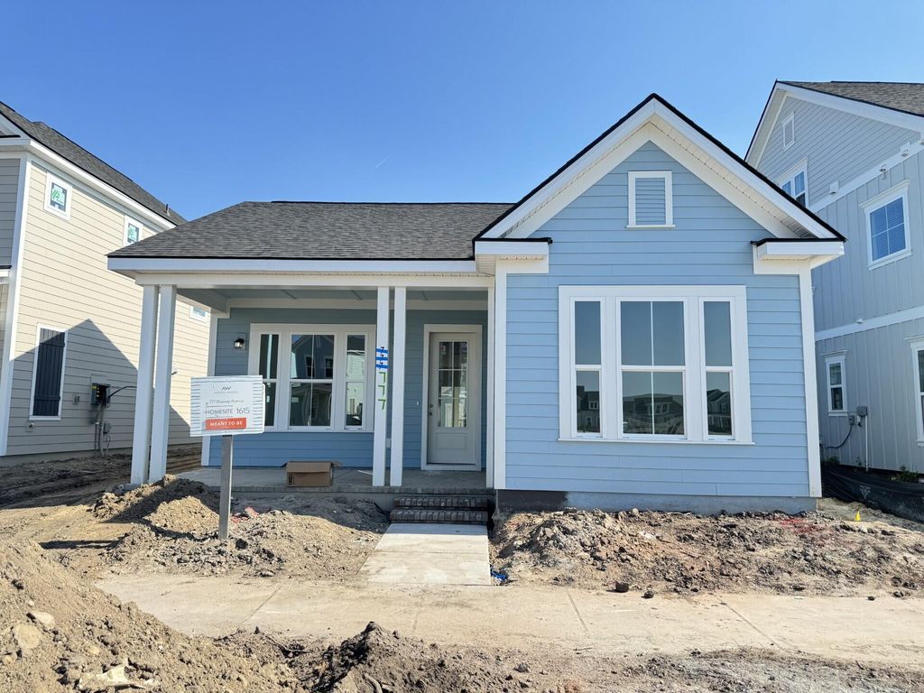 Photo of 777 Blueway Avenue, Summerville, SC 29486 (MLS # 26008743)