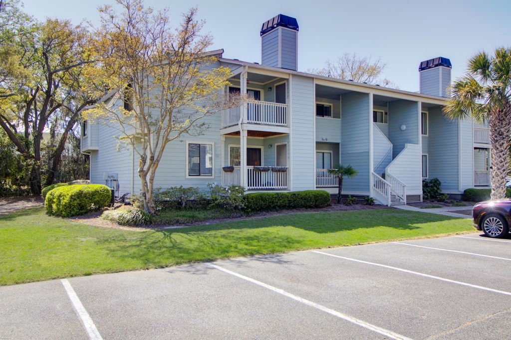 Photo of 1481 Center Street St #Apt 603, Mount Pleasant, SC 29464 (MLS # 26009212)