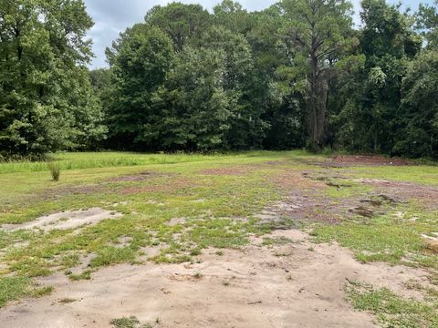 A home in Edisto Island