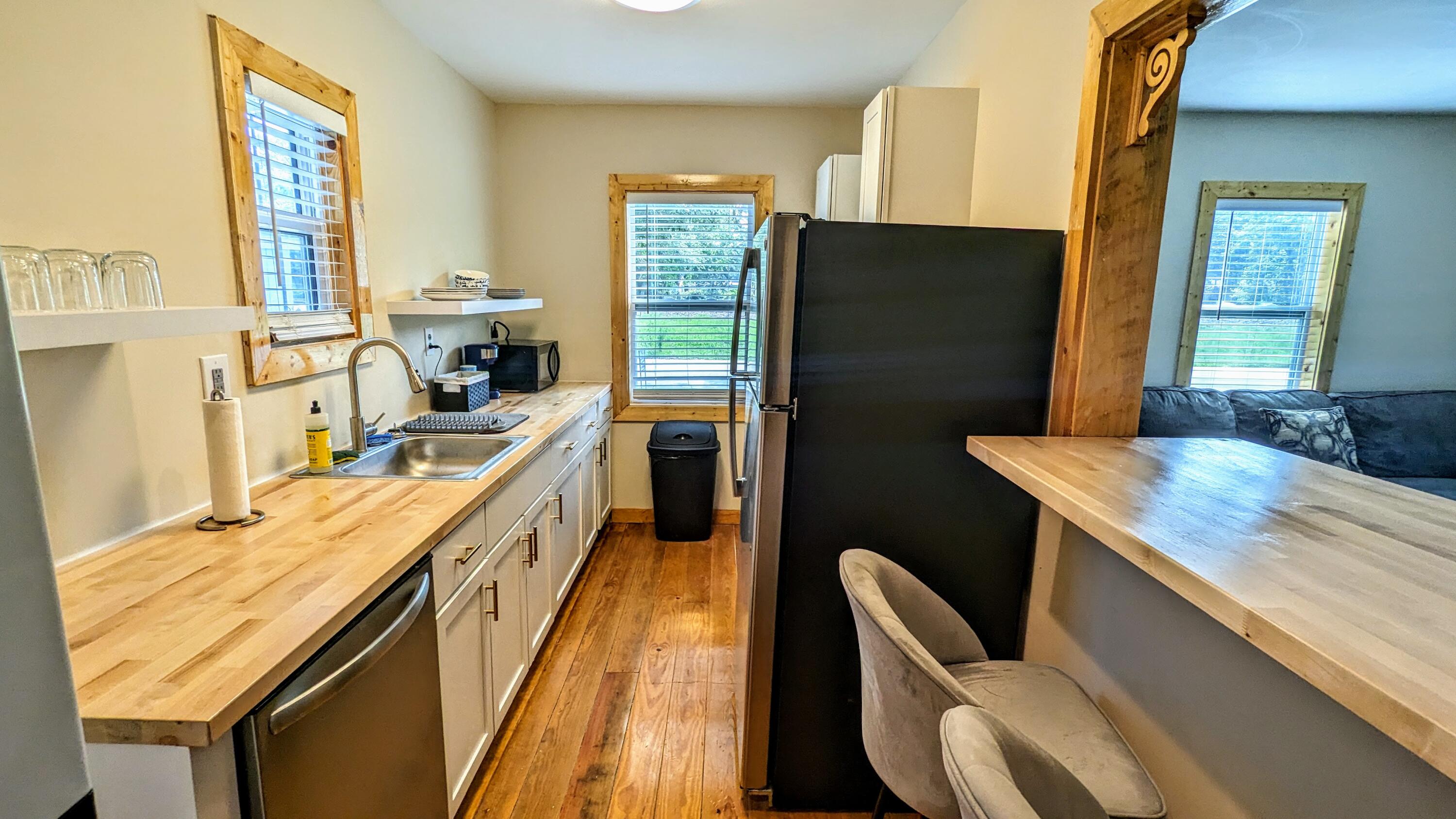 Photo 5 of 15 of 4902 Gaynor Avenue house