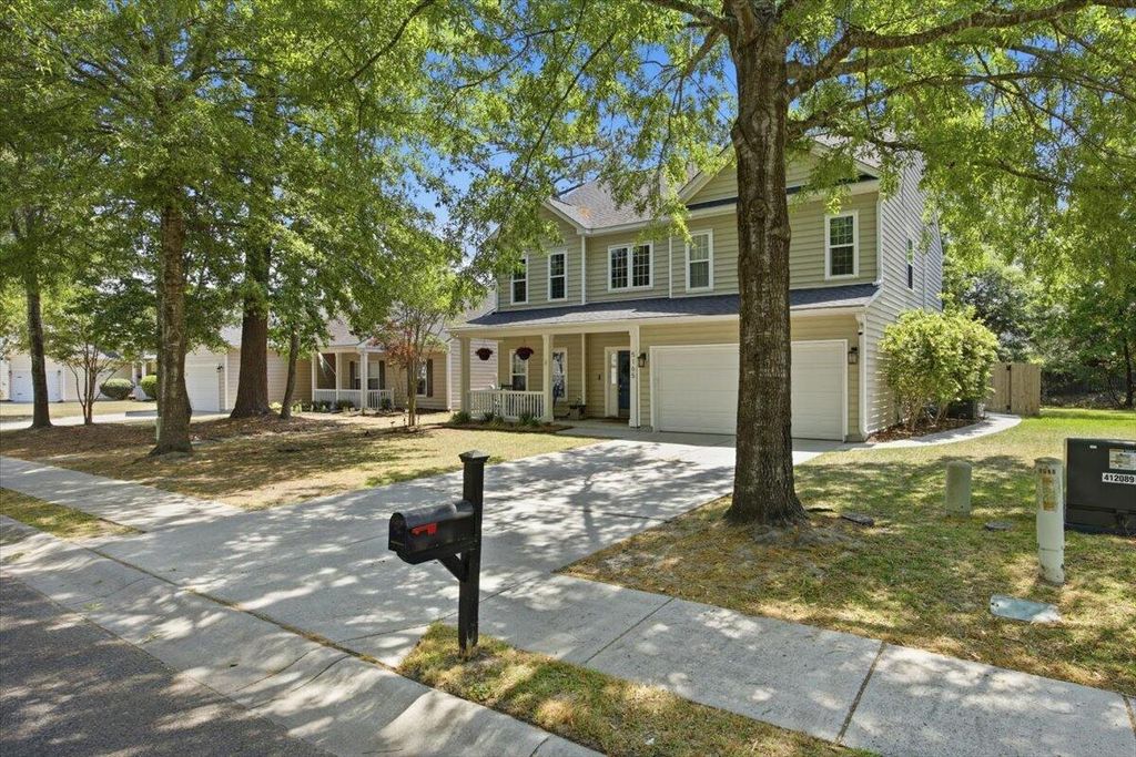 Photo of 5165 Birdie Lane, Summerville, SC 29485 (MLS # 26012100)