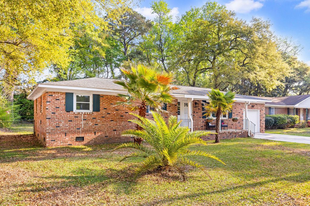Photo of 1834 Piper Drive, Charleston, SC 29407 (MLS # 26009734)