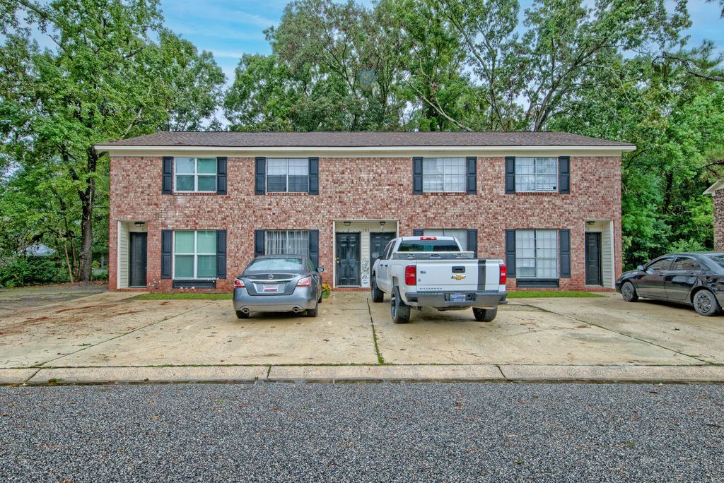 Photo of 103 Magwood Drive, Summerville, SC 29485 (MLS # 25027978)