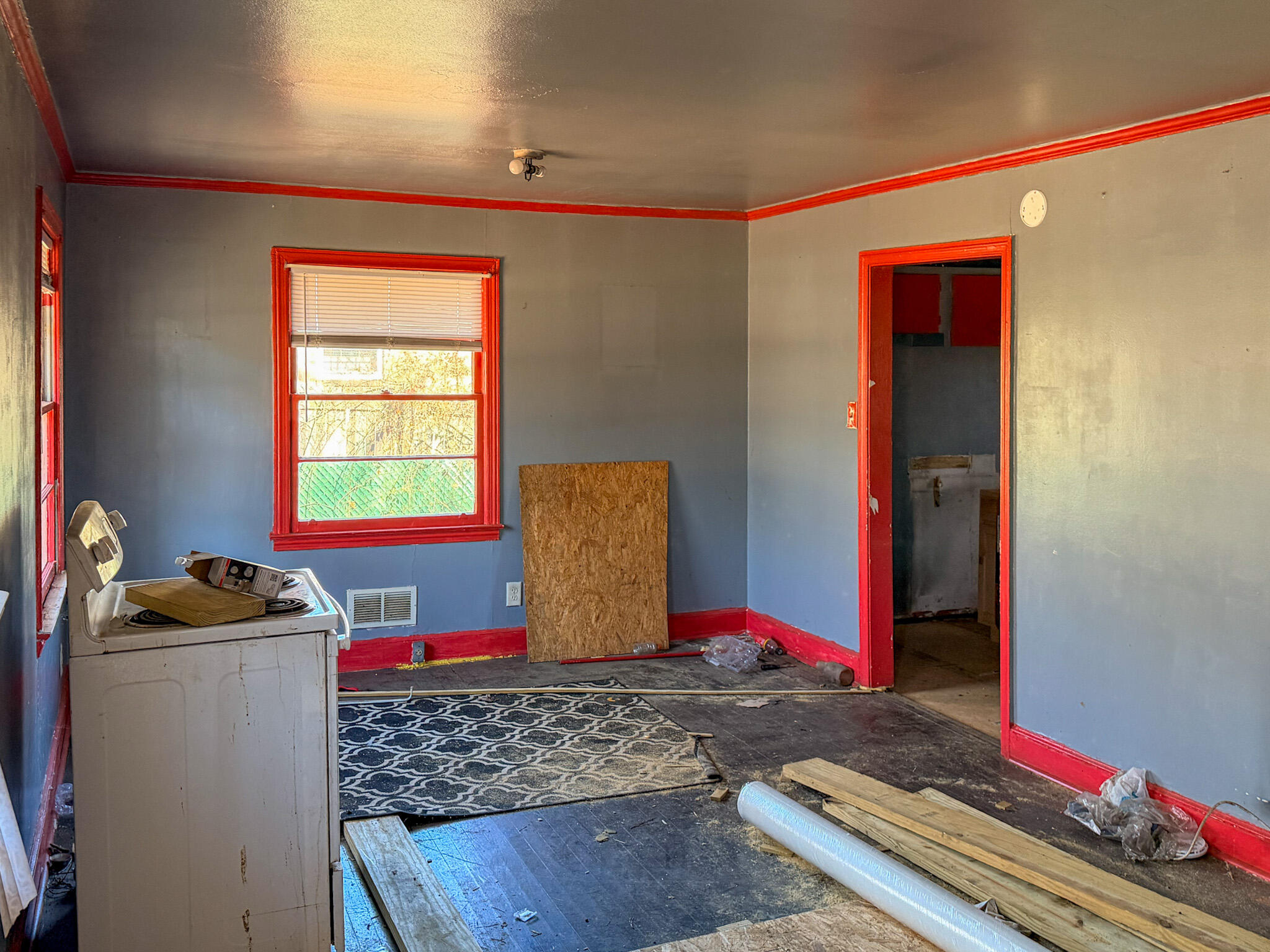 1035 S Stonewall Avenue