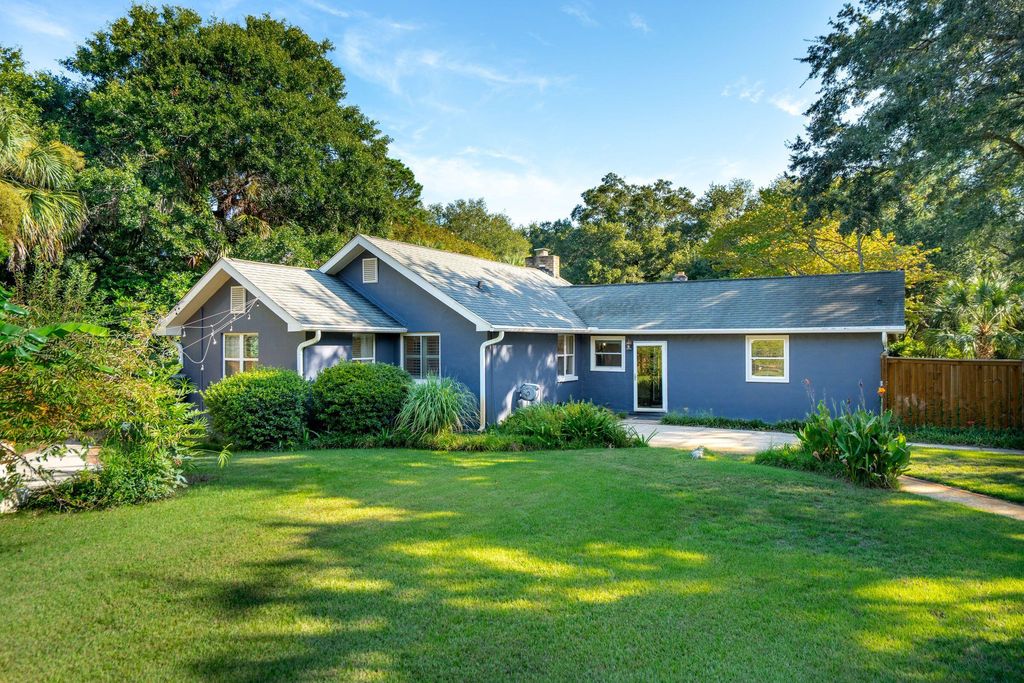 Photo of 1409 Barbara Street, Mount Pleasant, SC 29464 (MLS # 25025723)