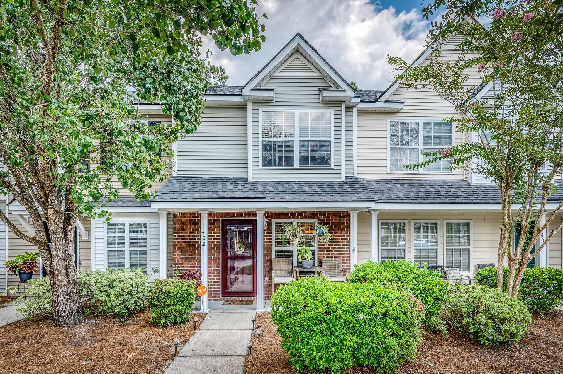 View Summerville, SC 29483 townhome