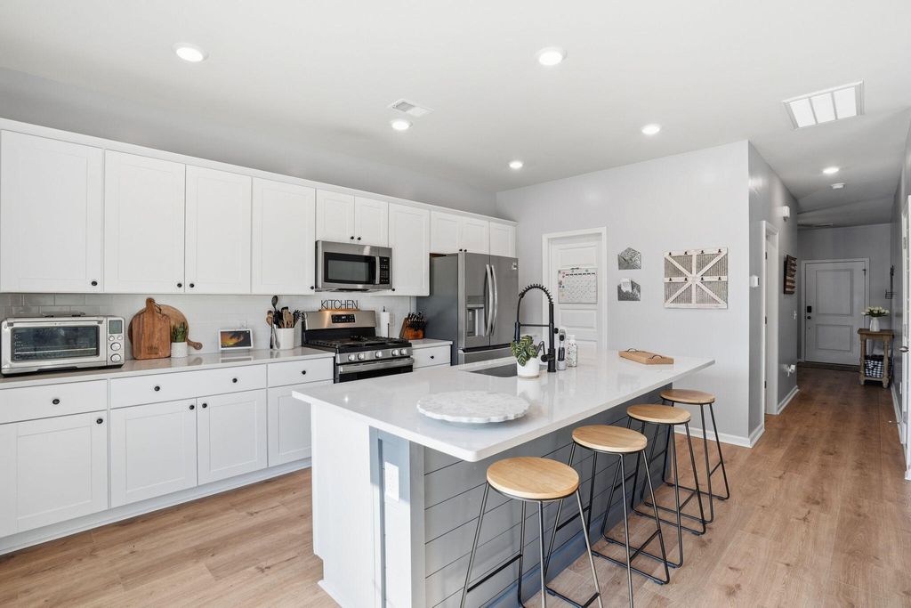 Photo of 221 Wood Sage Run, Summerville, SC 29485 (MLS # 26008399)