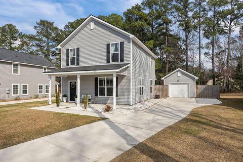 8704 Jenny Lind Street North Charleston SC 29406