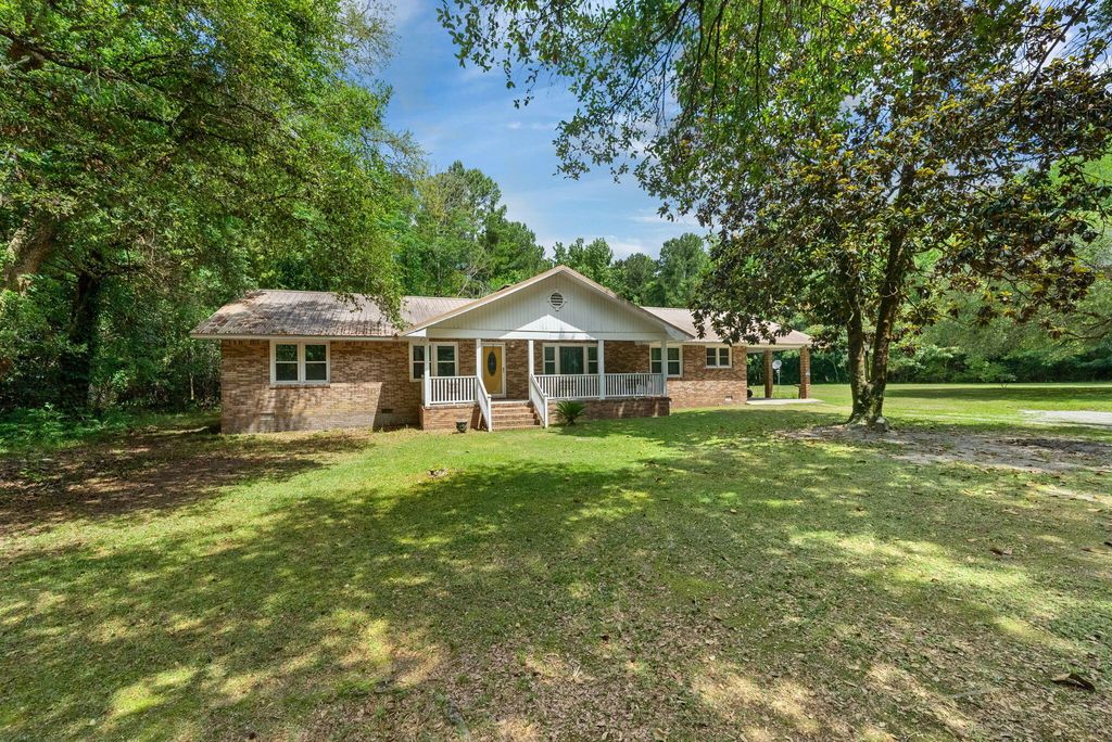 Photo of 1147 Walter Road, Bonneau, SC 29431 (MLS # 26015032)