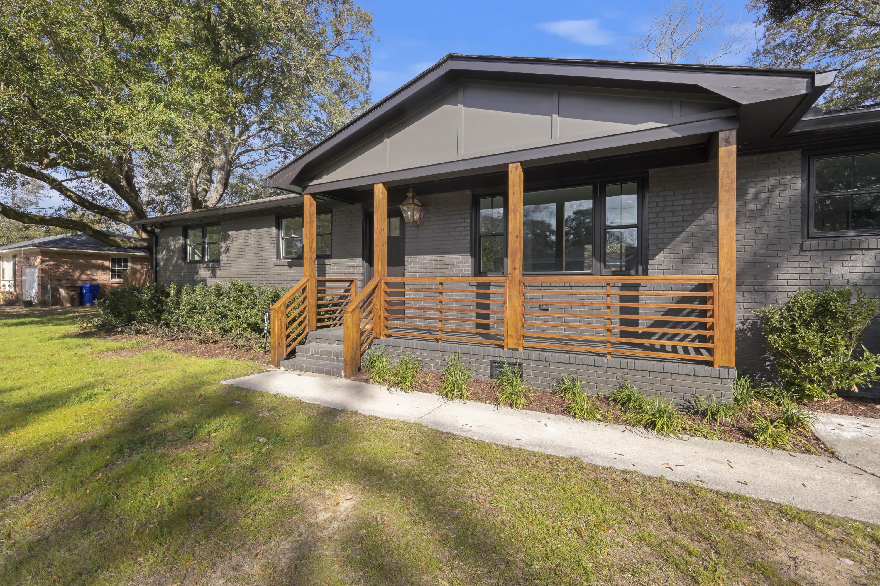 1328 Hermitage Avenue