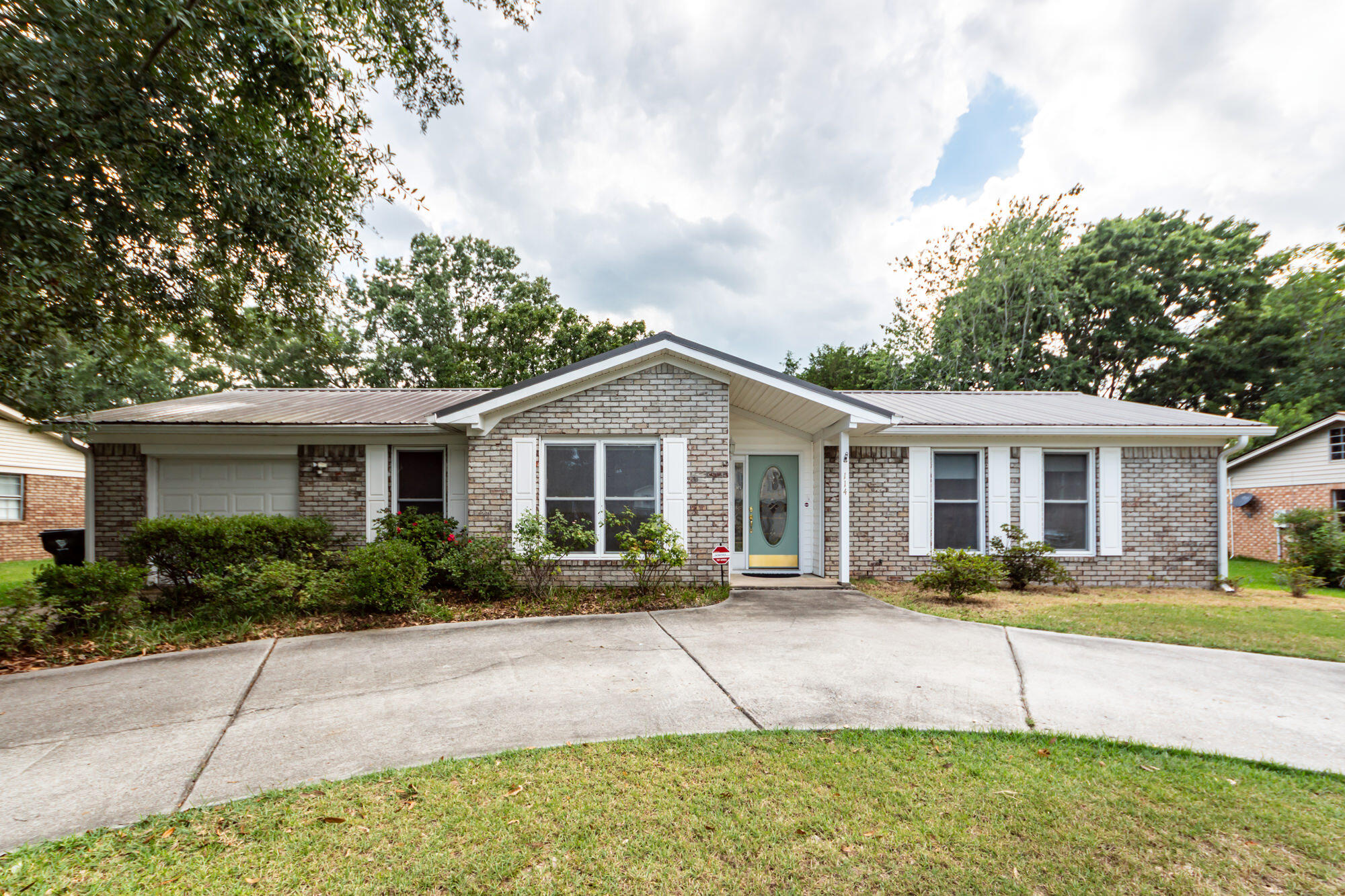 114 Winston Way