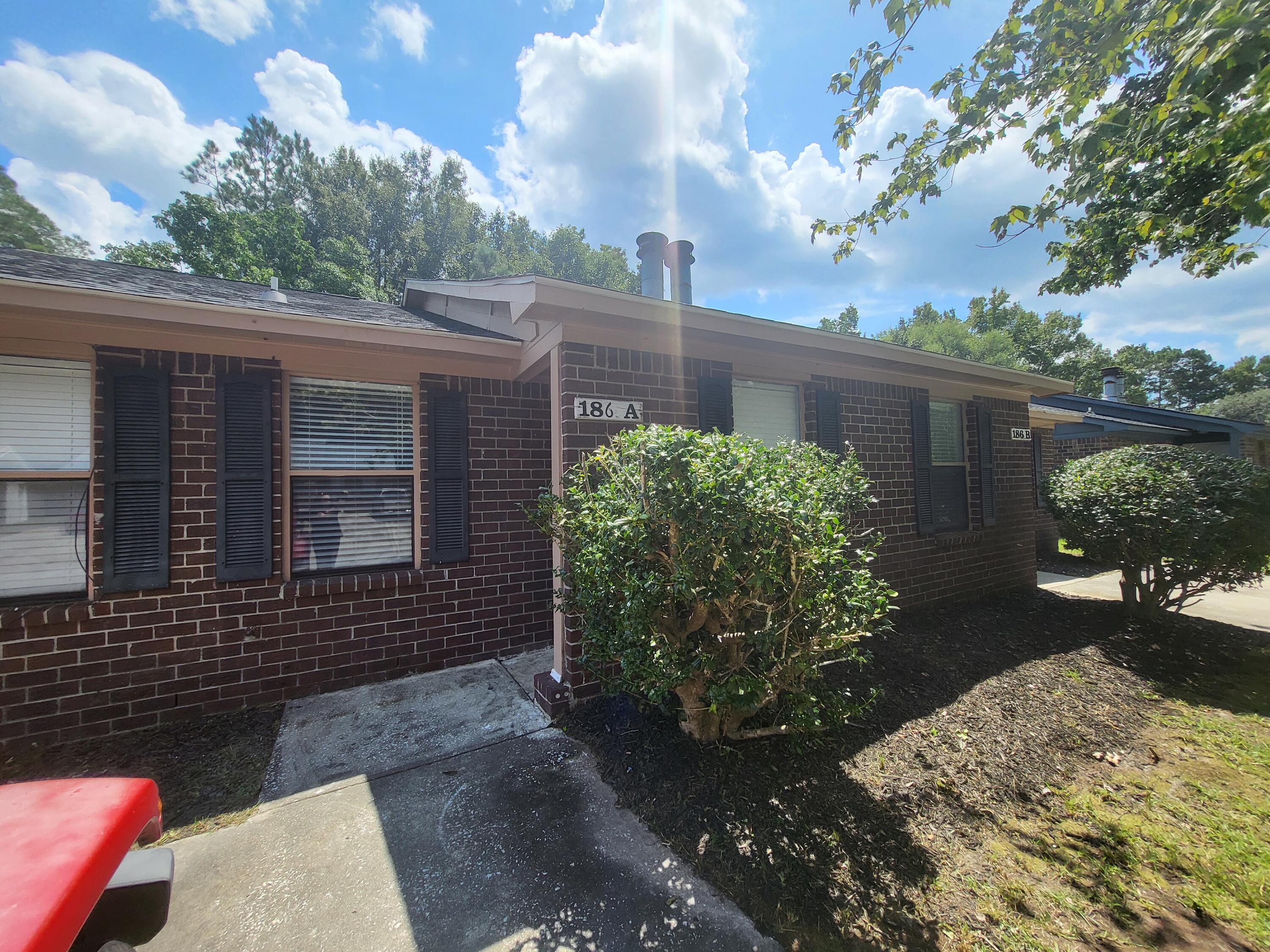 186 Dorchester Manor Boulevard A & B