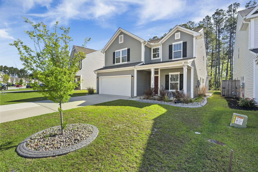 Photo of 128 Surfbird Road, Summerville, SC 29486 (MLS # 26011295)
