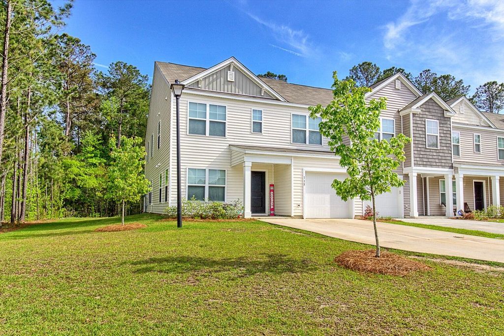 Photo of 115 E Sunrise Lane, Summerville, SC 29486 (MLS # 26015736)
