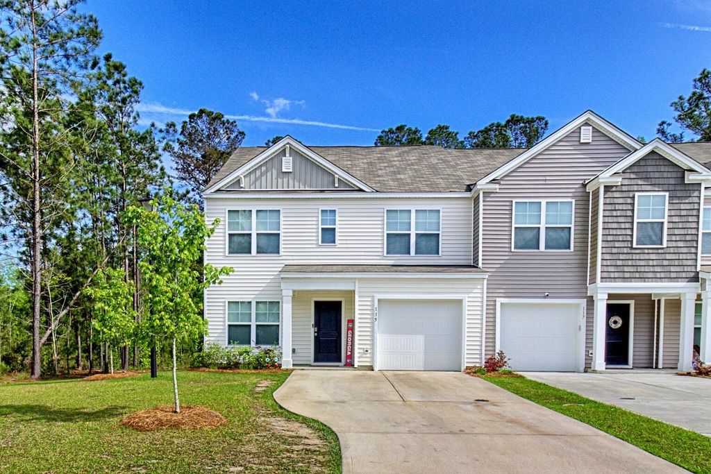 Photo of 115 E Sunrise Lane, Summerville, SC 29486 (MLS # 26015736)