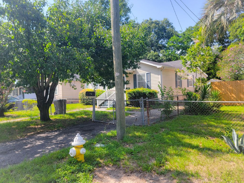 Photo of 2213 Suffolk Street, North Charleston, SC 29405 (MLS # 26018500)