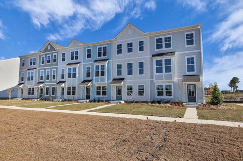 Photo of 347 Rosehaven Lane, Summerville, SC 29486 (MLS # 26010727)