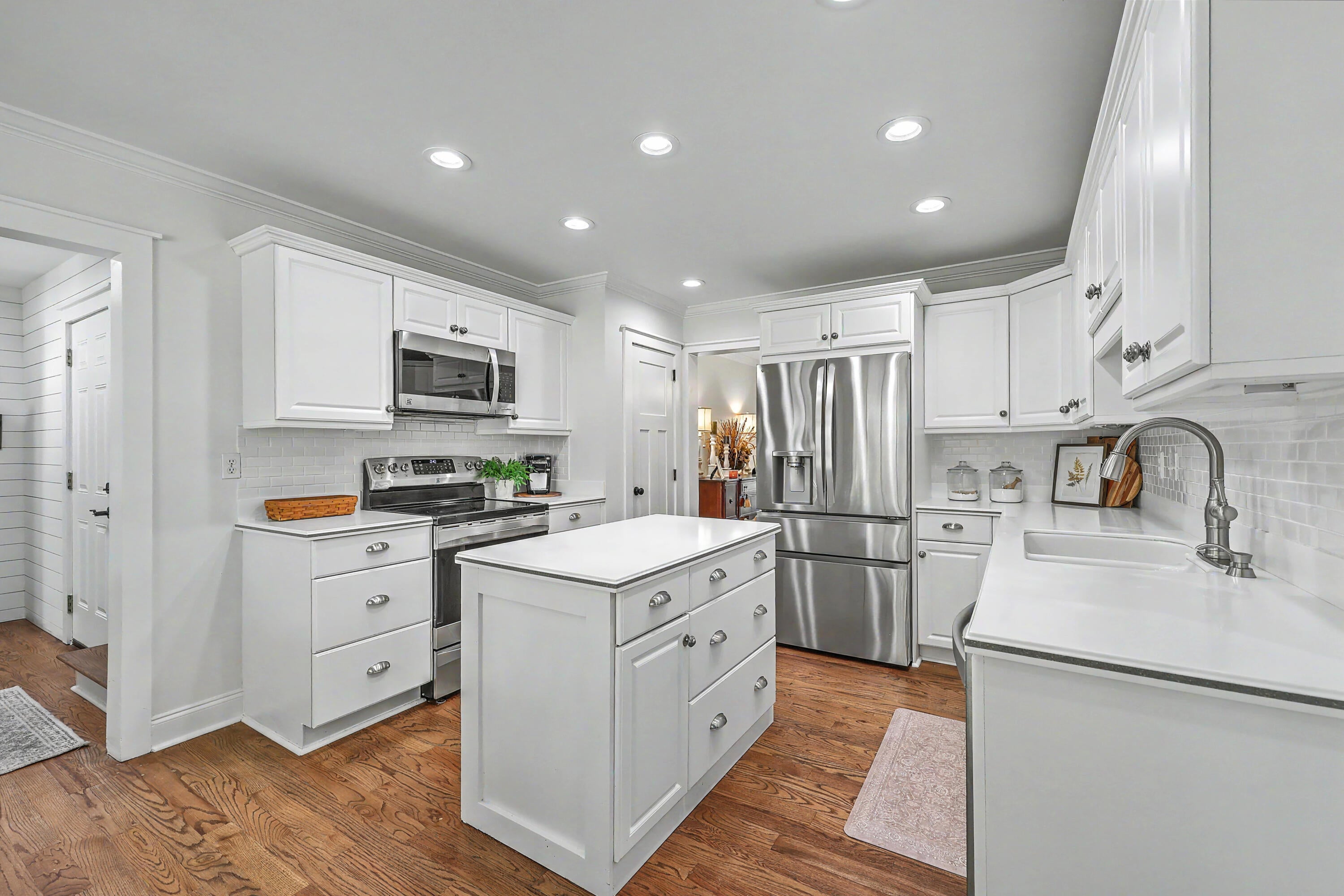 109 Queensbury Circle