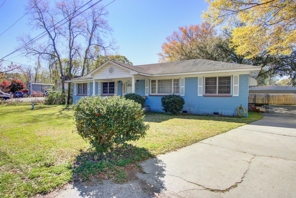 Photo of 1925 Belgrade Avenue, Charleston, SC 29407 (MLS # 25027051)