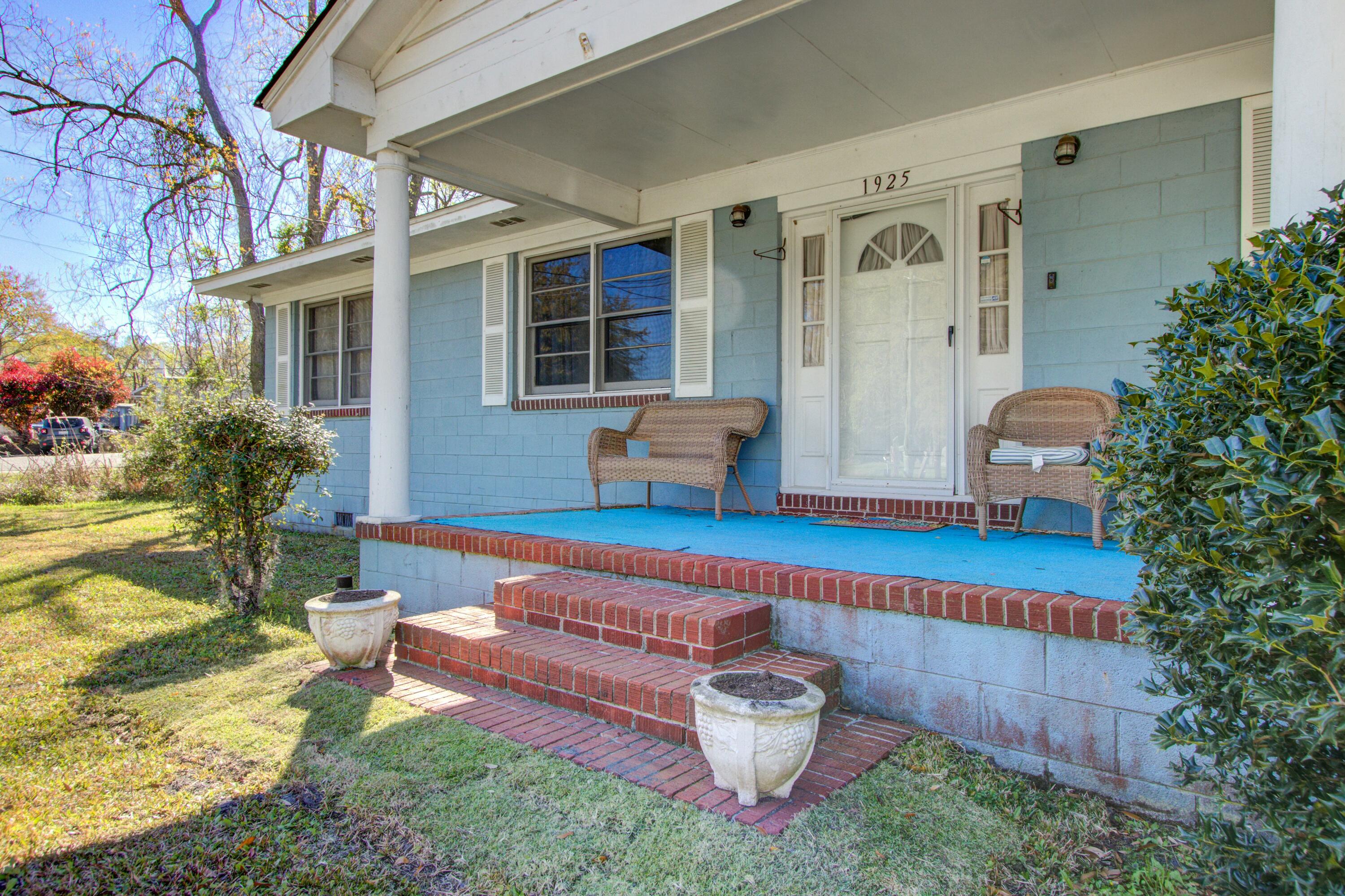 1925 Belgrade Avenue