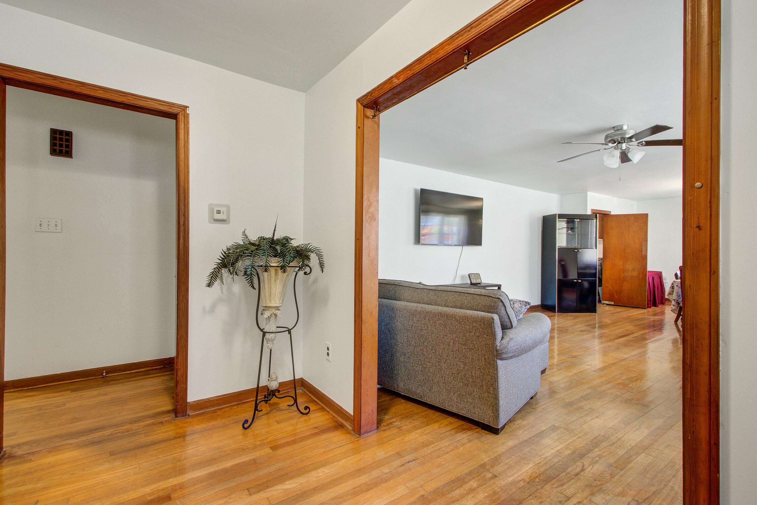 1925 Belgrade Avenue