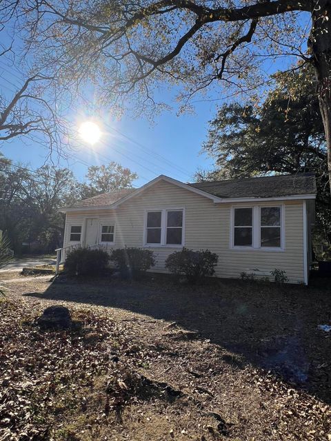 A home in North Charleston