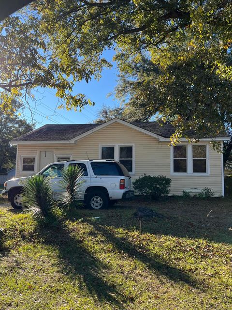 A home in North Charleston