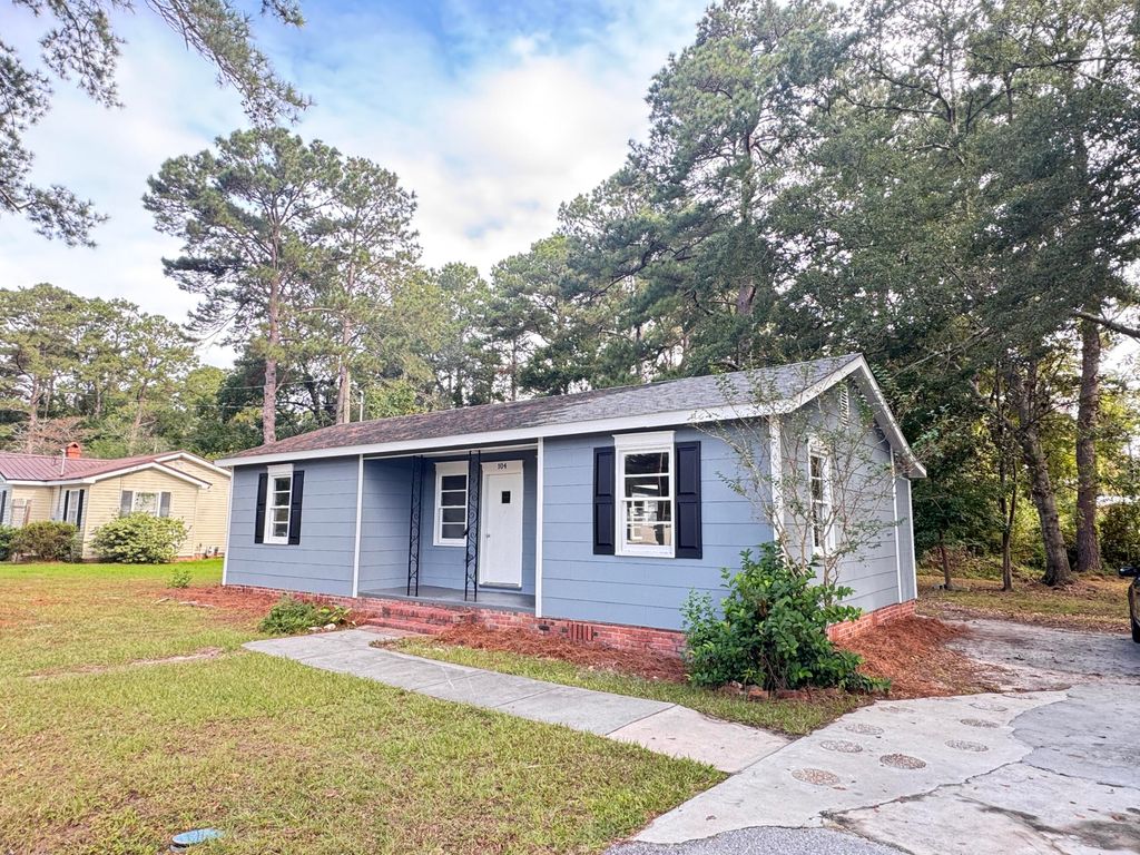 Photo of 104 Dean Street, Walterboro, SC 29488 (MLS # 25027238)