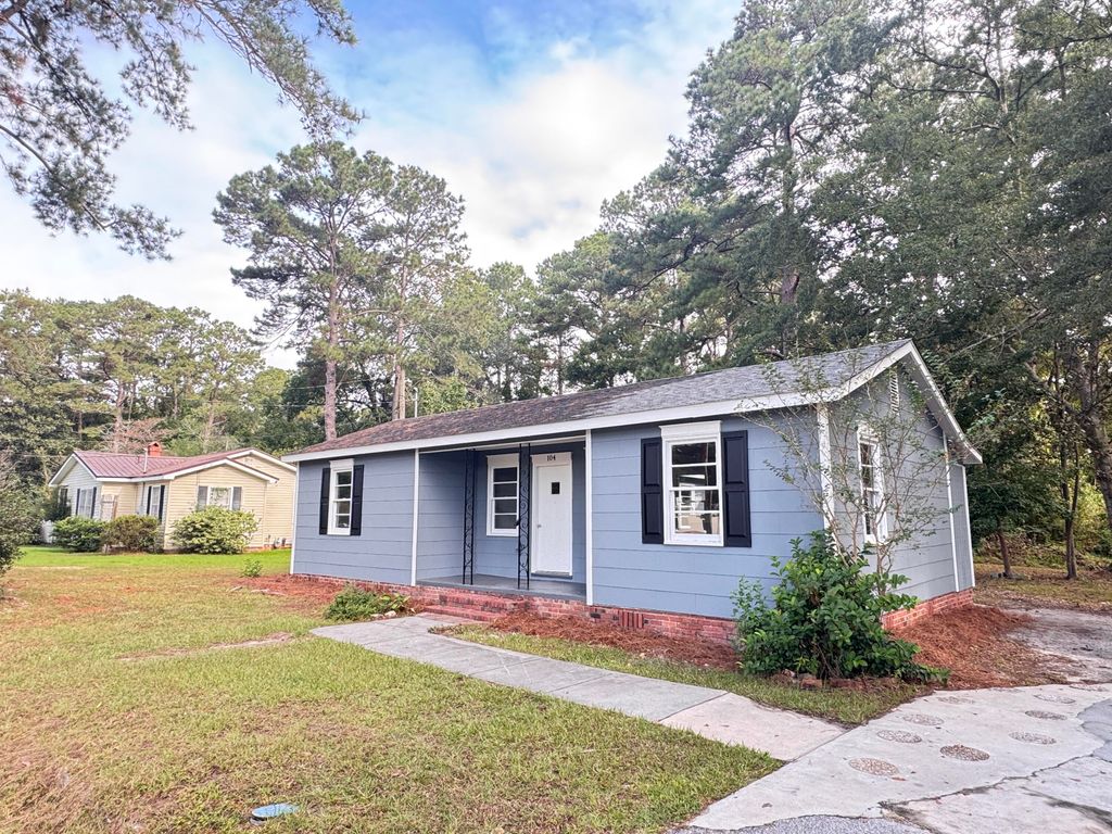 Photo of 104 Dean Street, Walterboro, SC 29488 (MLS # 25027238)