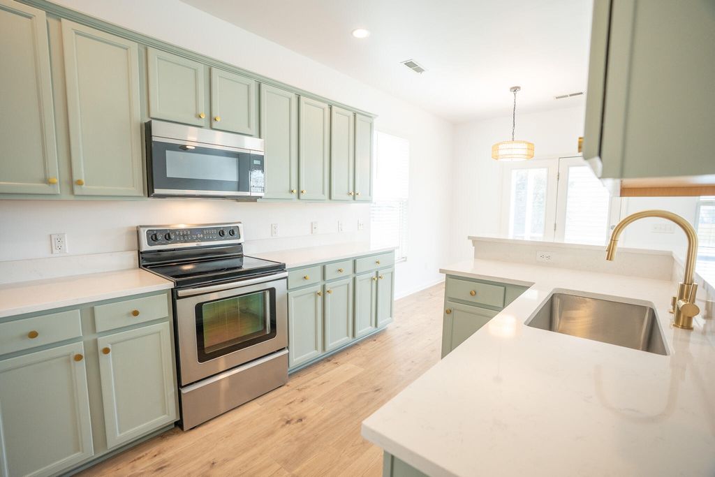 Photo of 243 Cameron Street, Summerville, SC 29486 (MLS # 26006428)