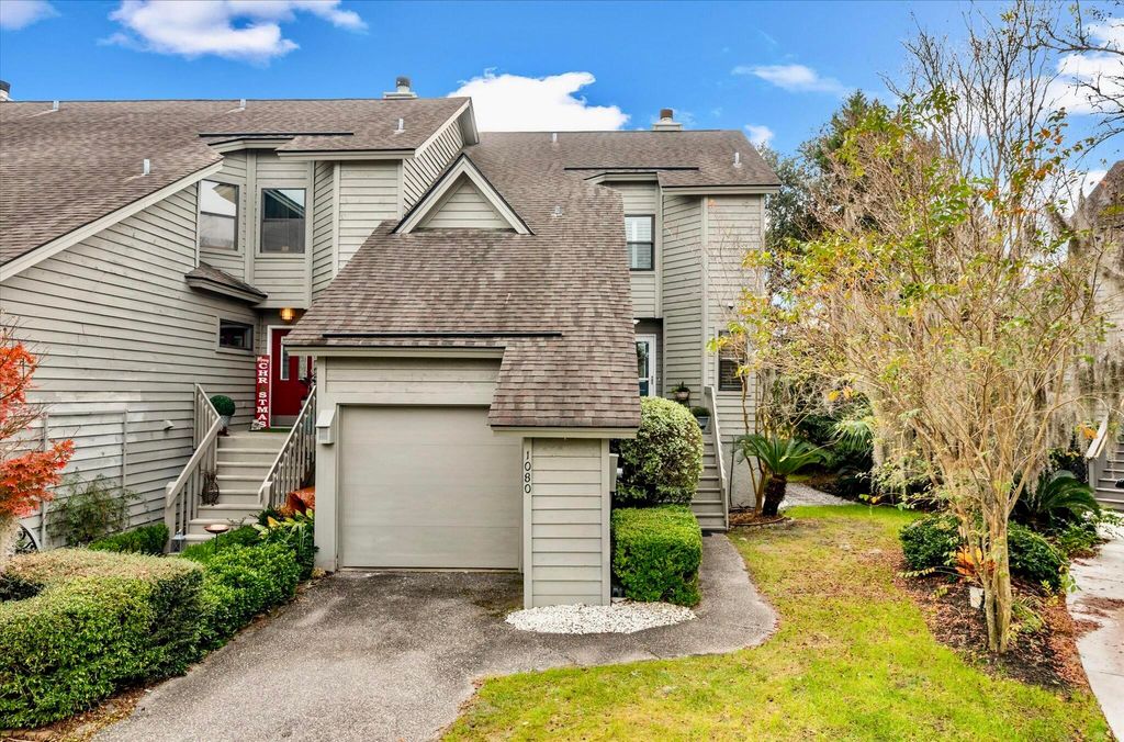 Photo of 1080 Marsh Court Lane, Mount Pleasant, SC 29464 (MLS # 25031966)