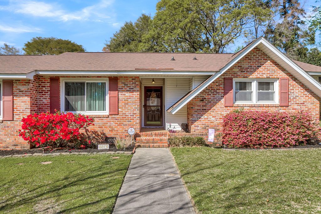 Photo of 407 Rose Lane, Summerville, SC 29485 (MLS # 26008110)