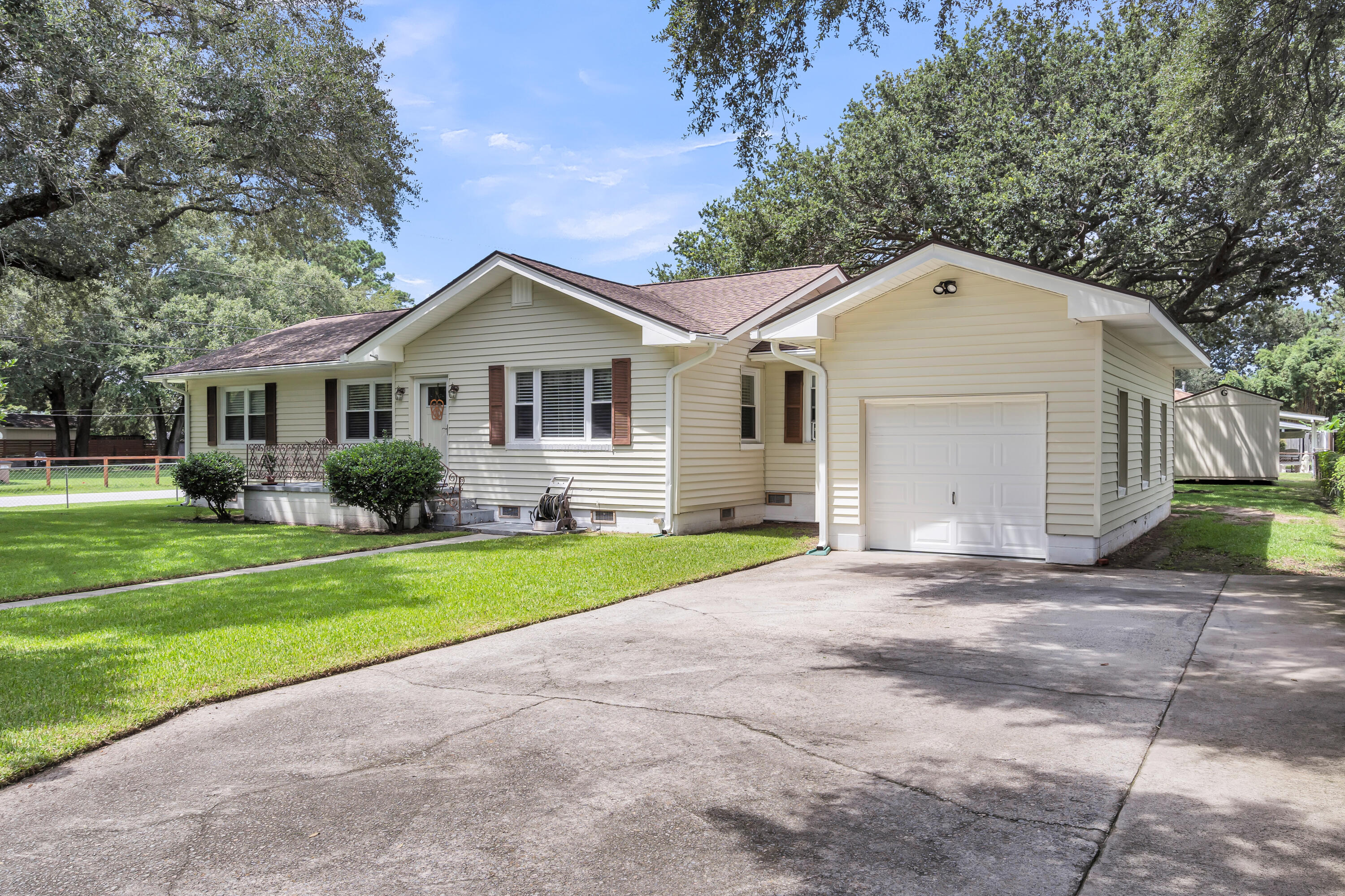 2236 Woodland Shores Road