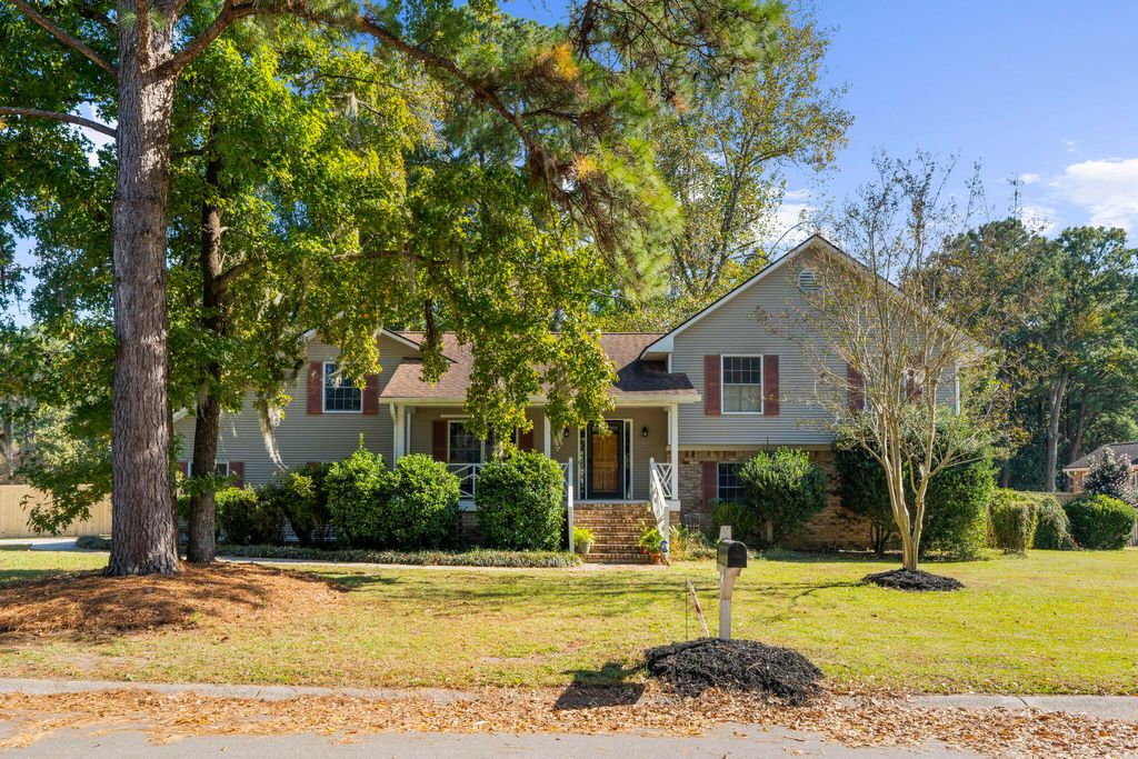 Photo of 1 Lochmore Terrace, Charleston, SC 29414 (MLS # 25029854)