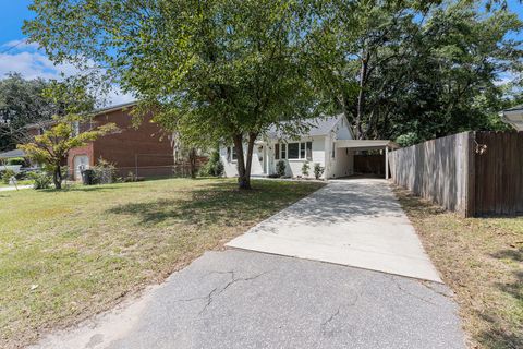 A home in North Charleston